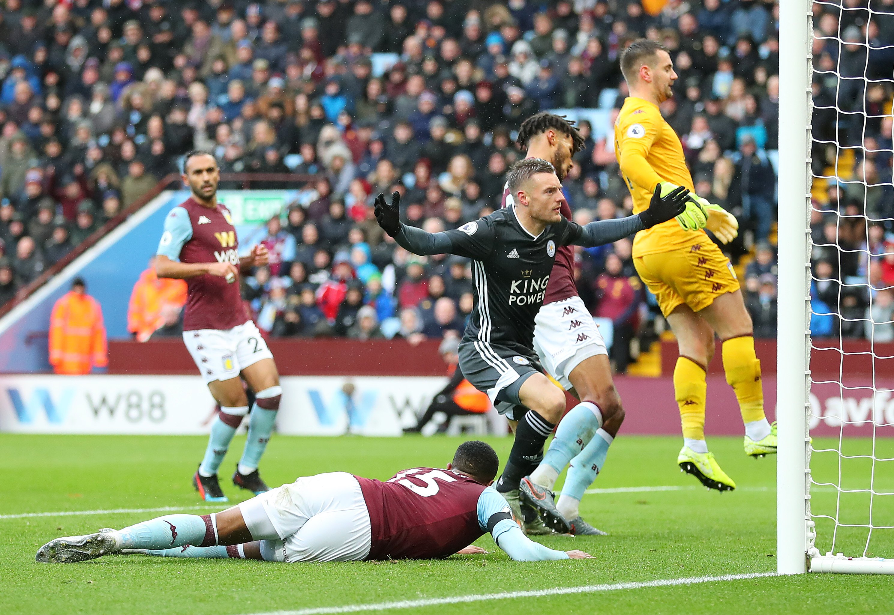 英媒：怀尔德成为莱斯特城新帅候选人之一，双方已进行了会谈.